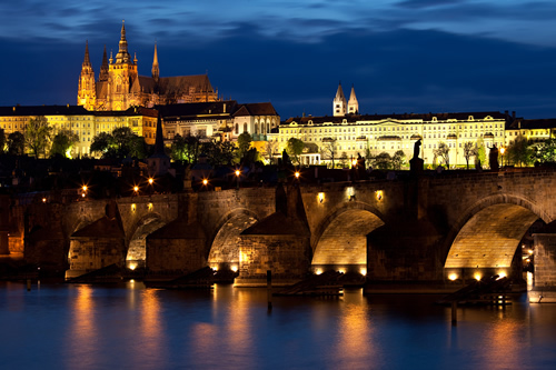 A birdge in Prague at night